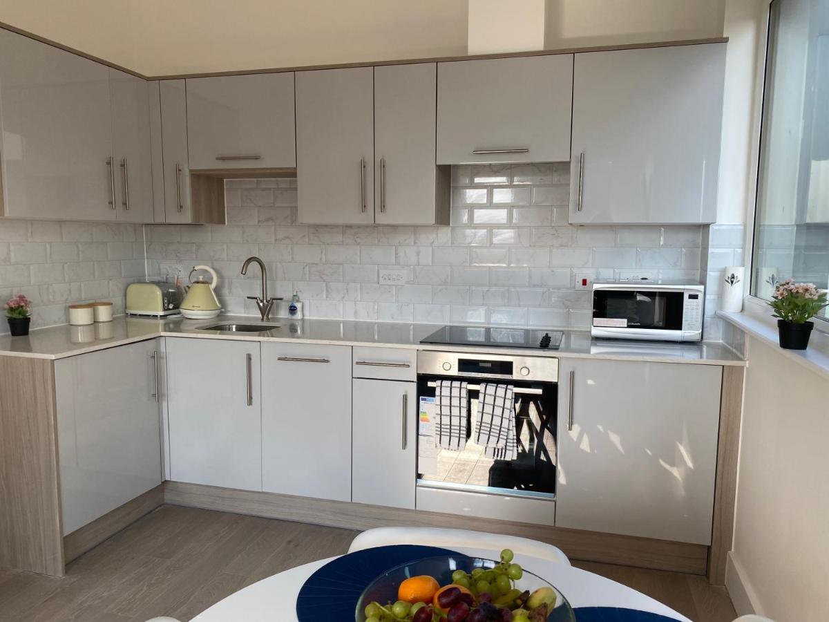 Central Location, Parking, Wi-Fi, Modern Apartment Milton Keynes Luaran gambar