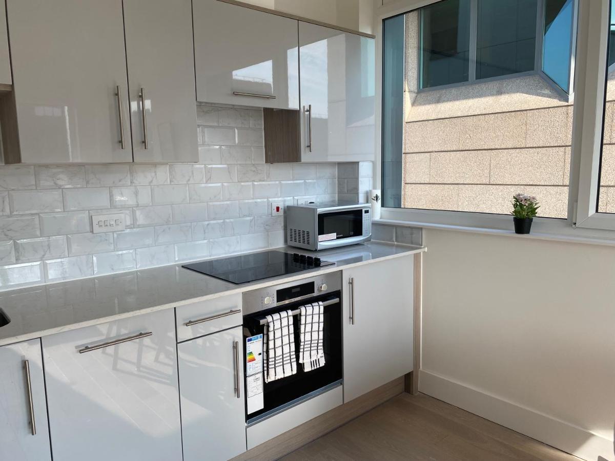 Central Location, Parking, Wi-Fi, Modern Apartment Milton Keynes Luaran gambar
