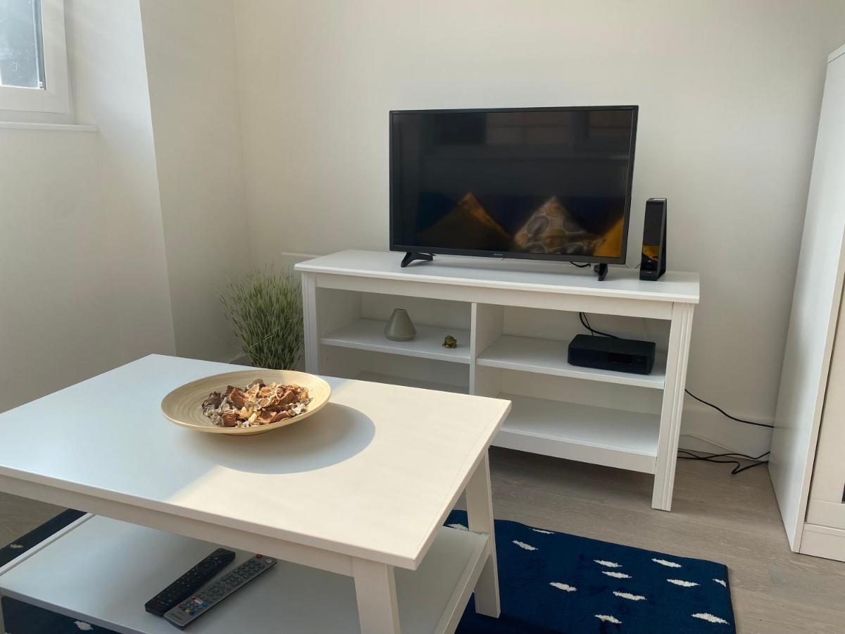 Central Location, Parking, Wi-Fi, Modern Apartment Milton Keynes Luaran gambar