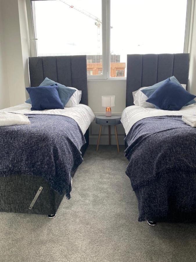 Central Location, Parking, Wi-Fi, Modern Apartment Milton Keynes Luaran gambar