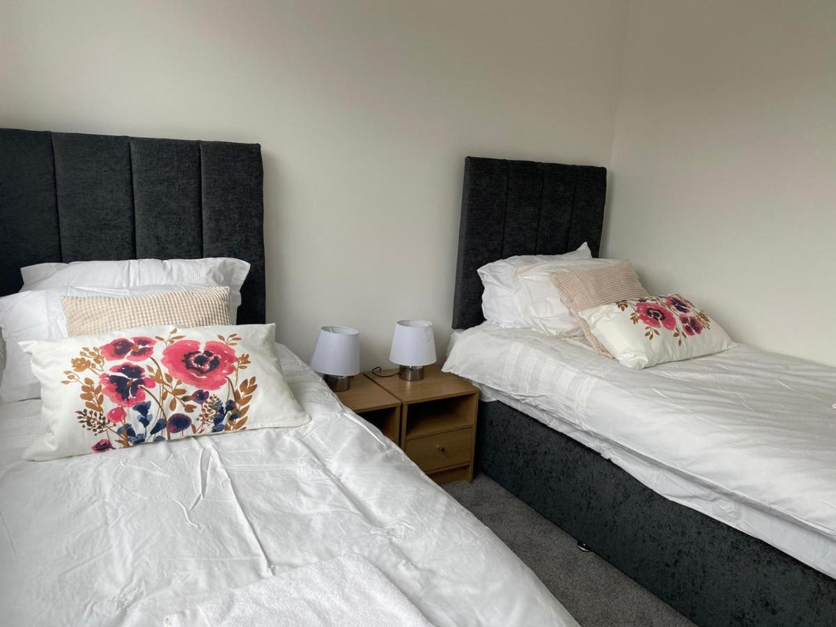 Central Location, Parking, Wi-Fi, Modern Apartment Milton Keynes Luaran gambar